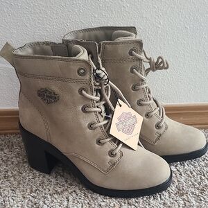 Harley-Davidson Women's Lace-Up Beige Boots